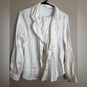 VICTORIA SECRET Textured Cream Colored Pajamas  Size M